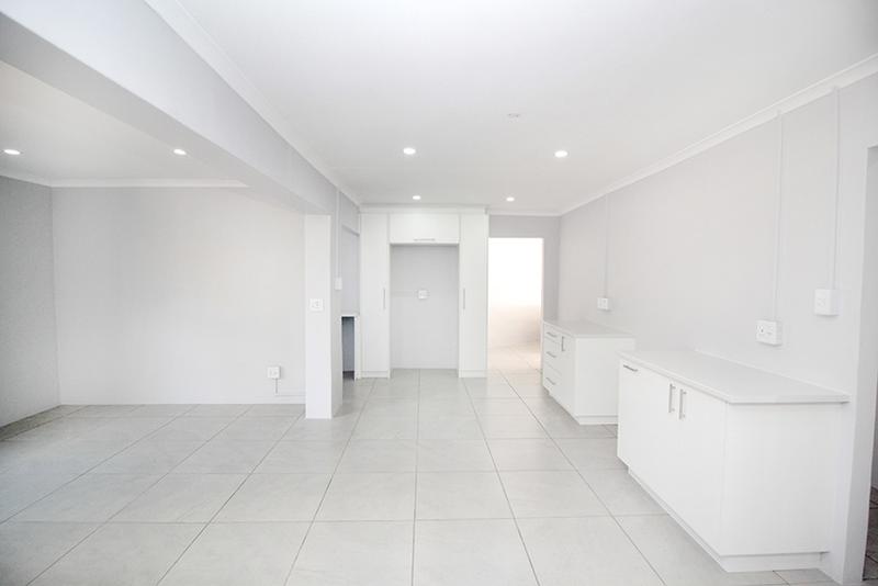5 Bedroom Property for Sale in Fraaiuitsig Western Cape